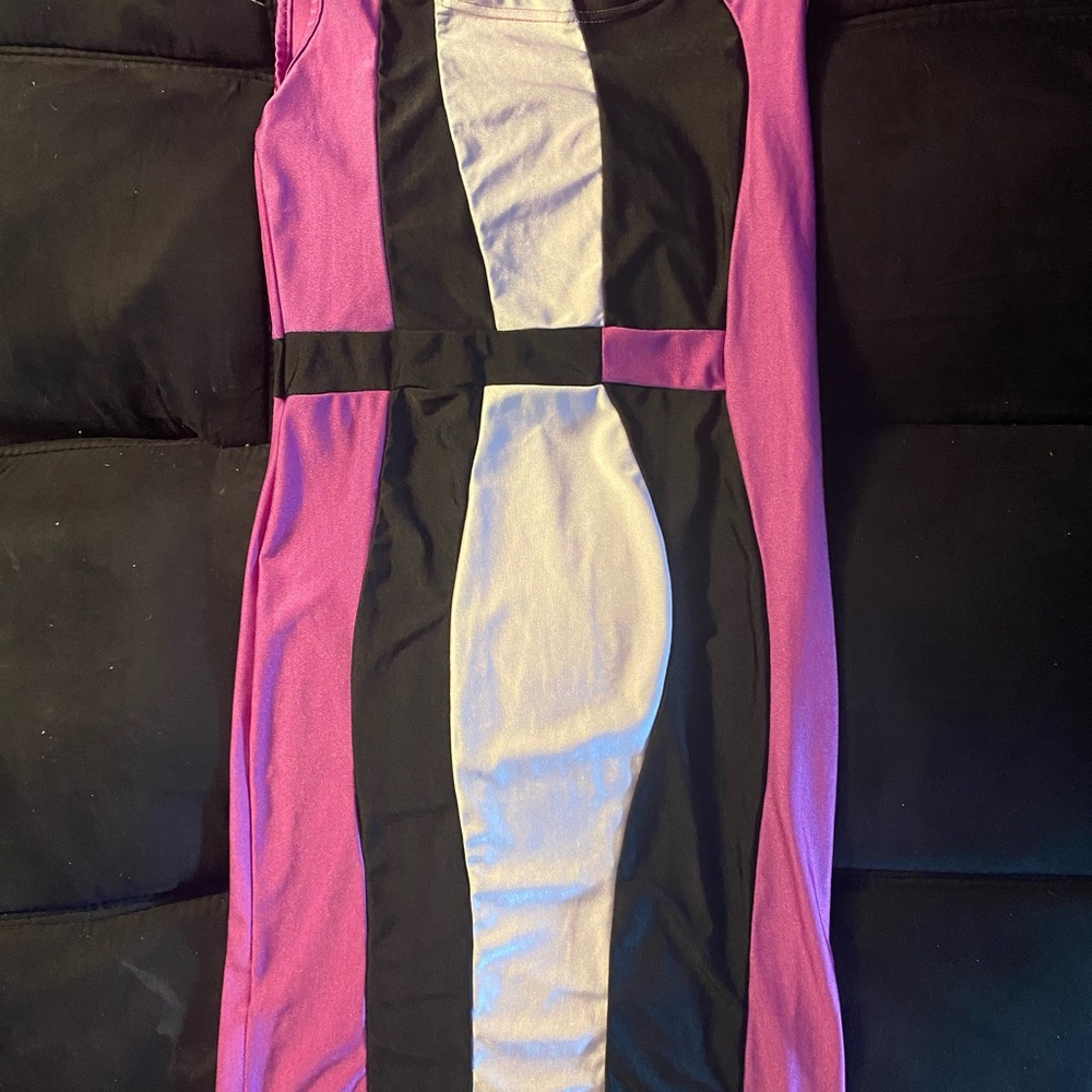 Dress - Picture 2 of 3